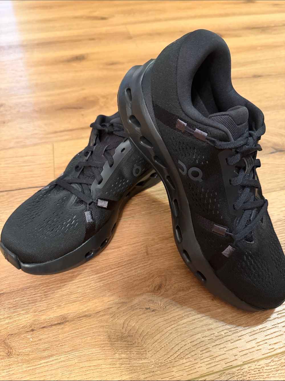 On Cloudsurfer 2 Daily Trainer Running Athletic Shoes NWOT size 8